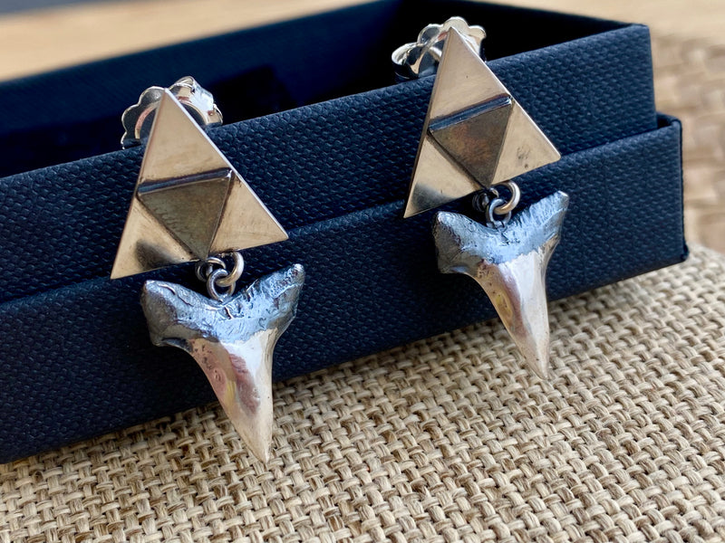 Aonui Niho Tooth Earrings