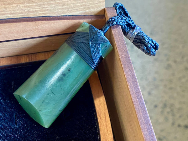 NZ Pounamu Toki pendant medium