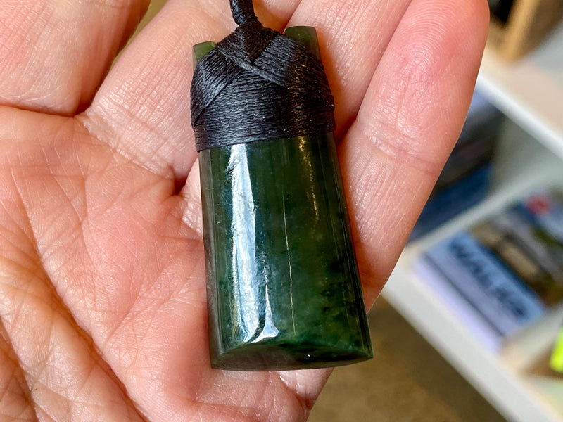 NZ Pounamu Toki pendant small