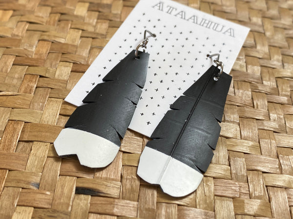 Rubber Feather earrings - white tips