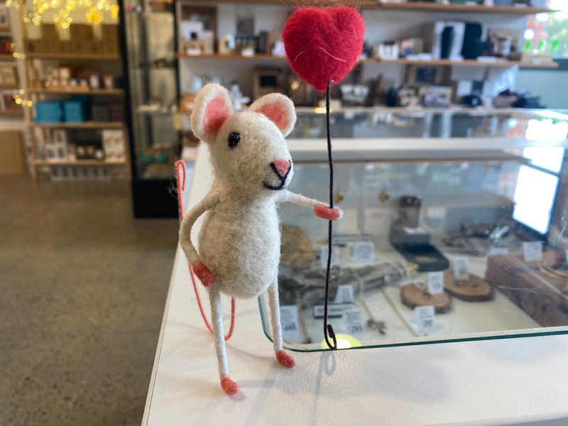 Felt Mouse with Heart Balloon
