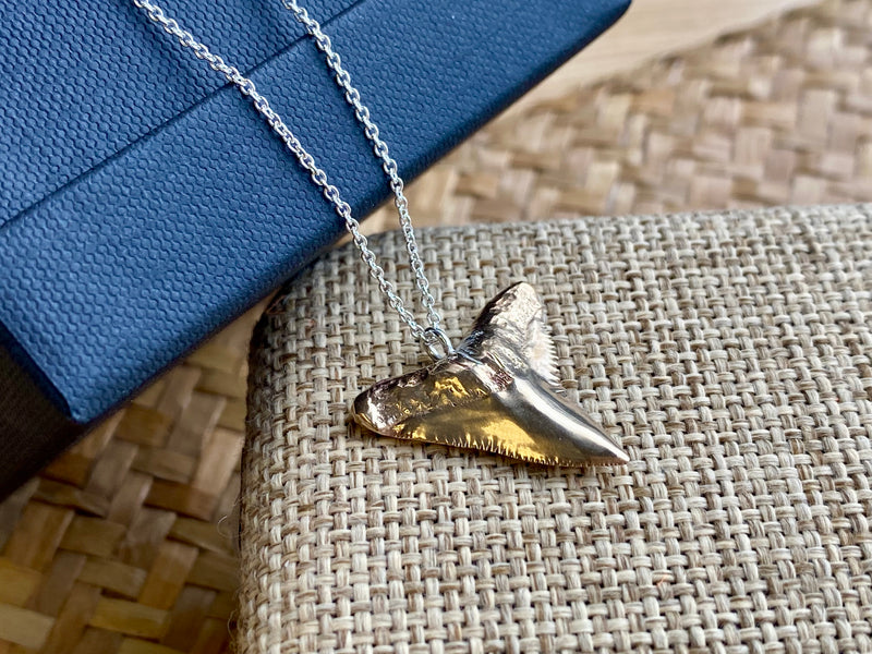 Niho Tooth Pendant - bronze