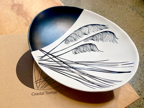 Ceramic Coastal Toetoe Bowl - black white