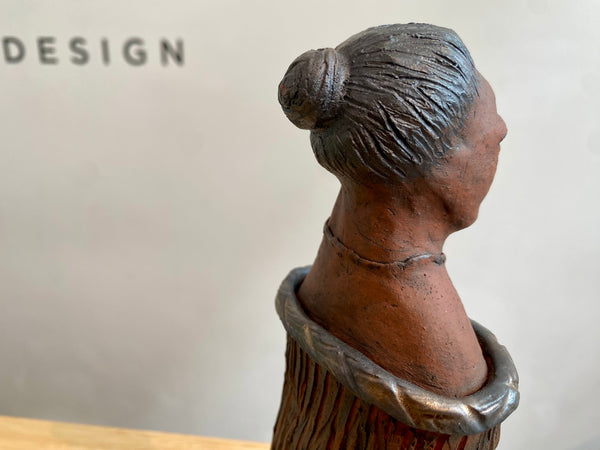 Mana Tangata Sculpture - Kuia