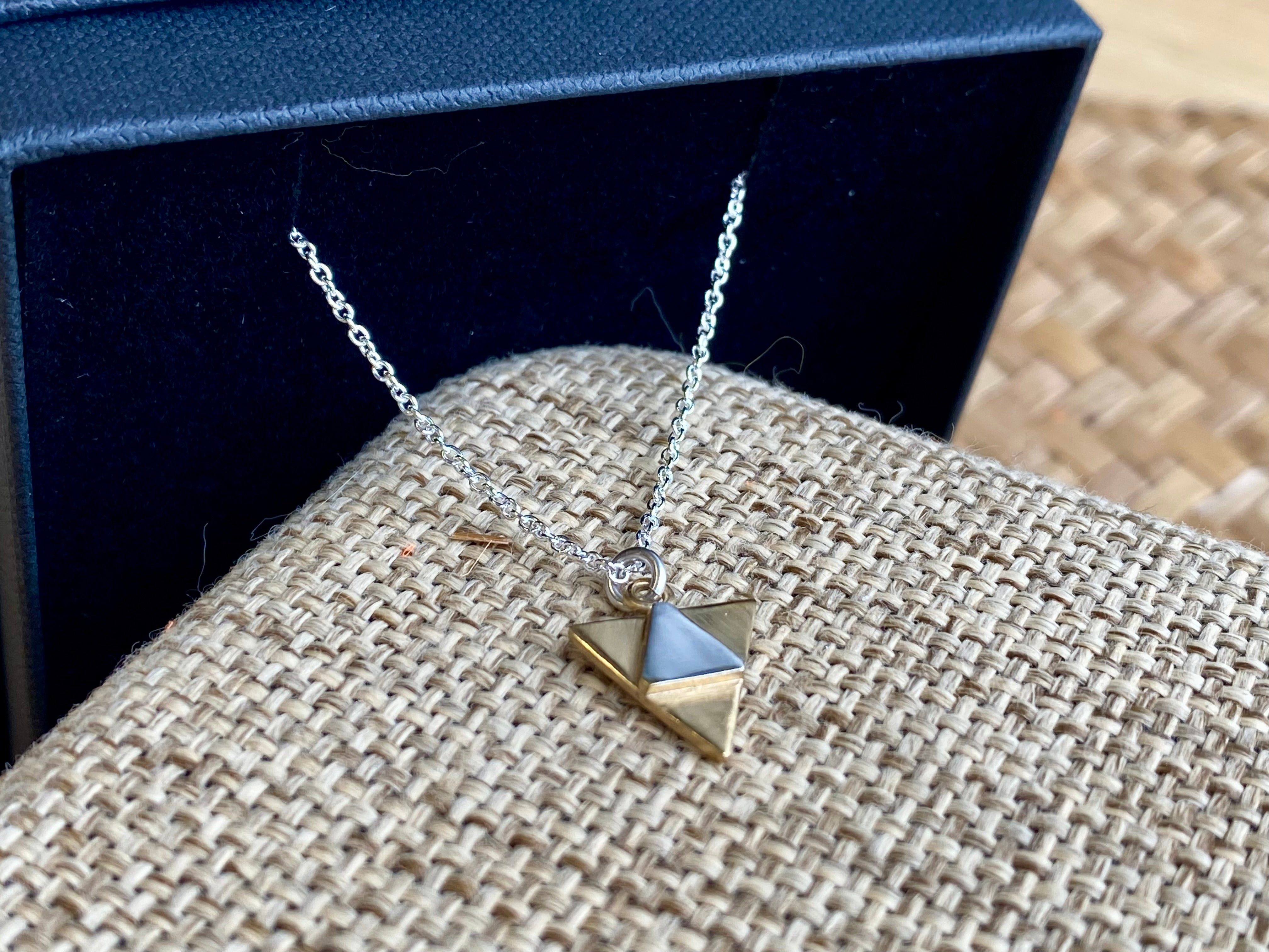 Aronui Pendant - 10ct gold plate – HAPA