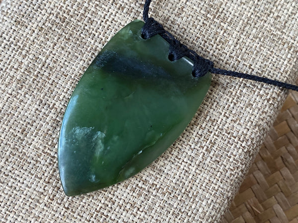 Pounamu Niho Tooth pendant