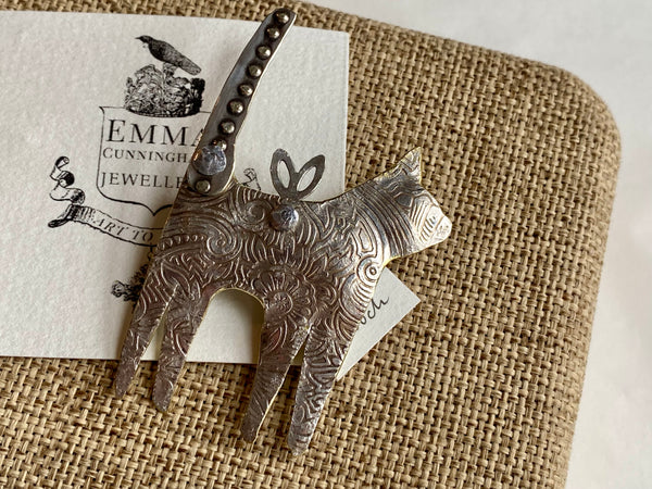 Vintage Silver Cat Brooch - Facing Right