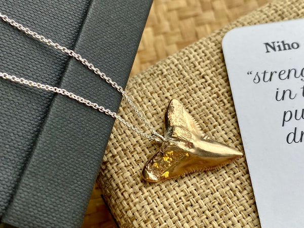 Niho Tooth Pendant - bronze