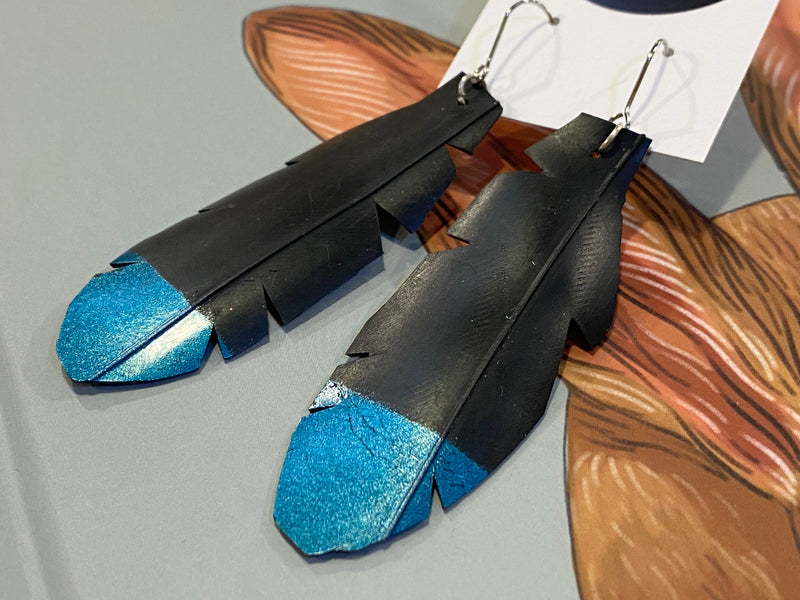Rubber Feather earrings - blue tips