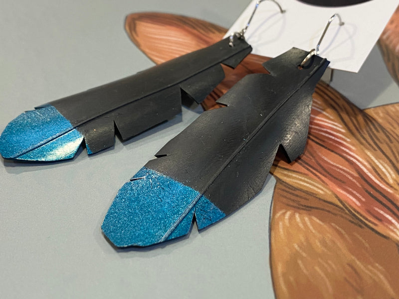 Rubber Feather earrings - blue tips