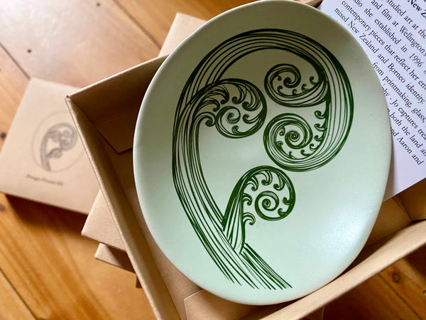 Ceramic Ponga Frond Dish - green