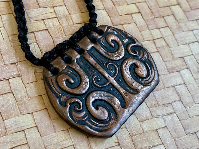 Medium Moko Kauae pendant