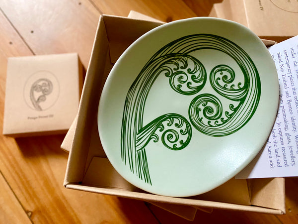 Ceramic Ponga Frond Dish - green