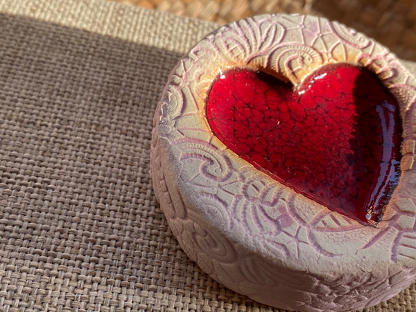 Red Heart round wall tile