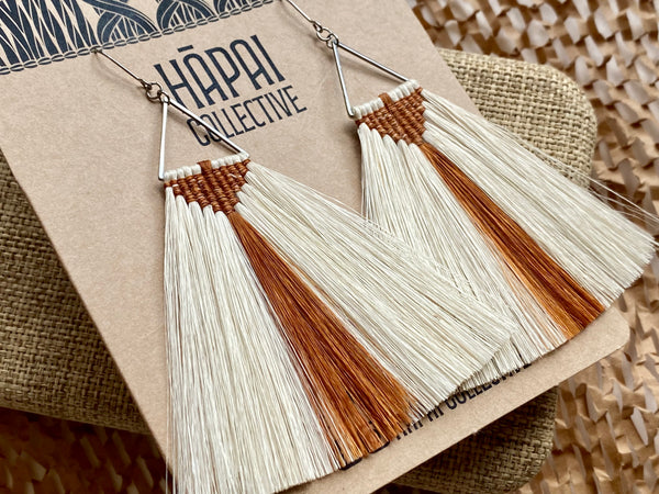 Whatu Muka Nui earrings - natural/brown