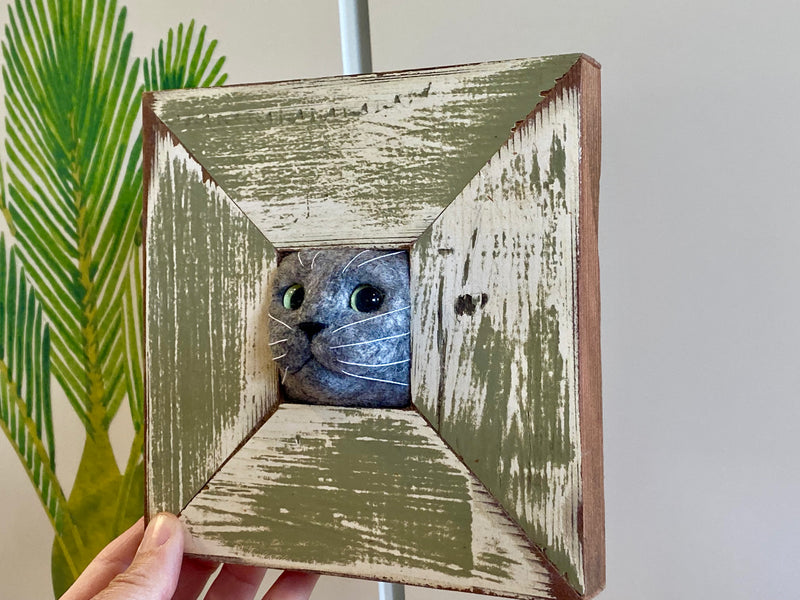 Handfelted Cat in Frame - grey