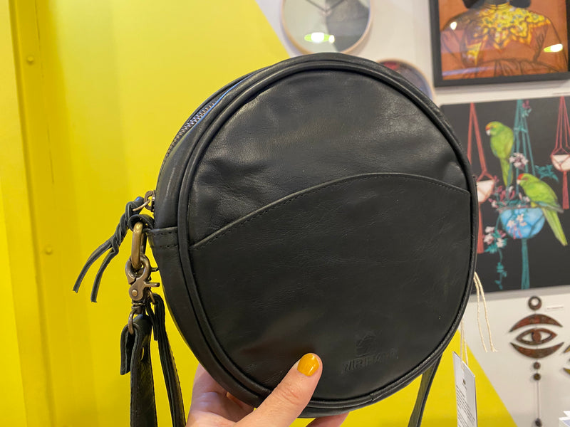 Leather canteen hot sale crossbody bag