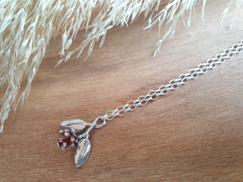 Martyn Milligan Pohutukawa blossom leaf necklace