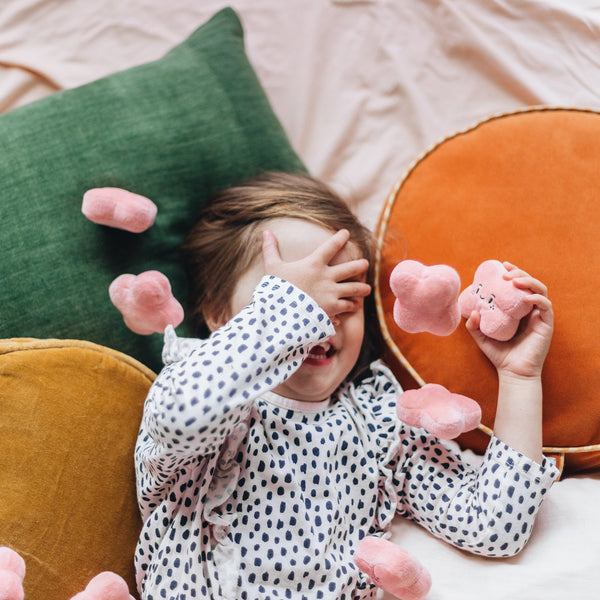Kisses Hide and Seek Game