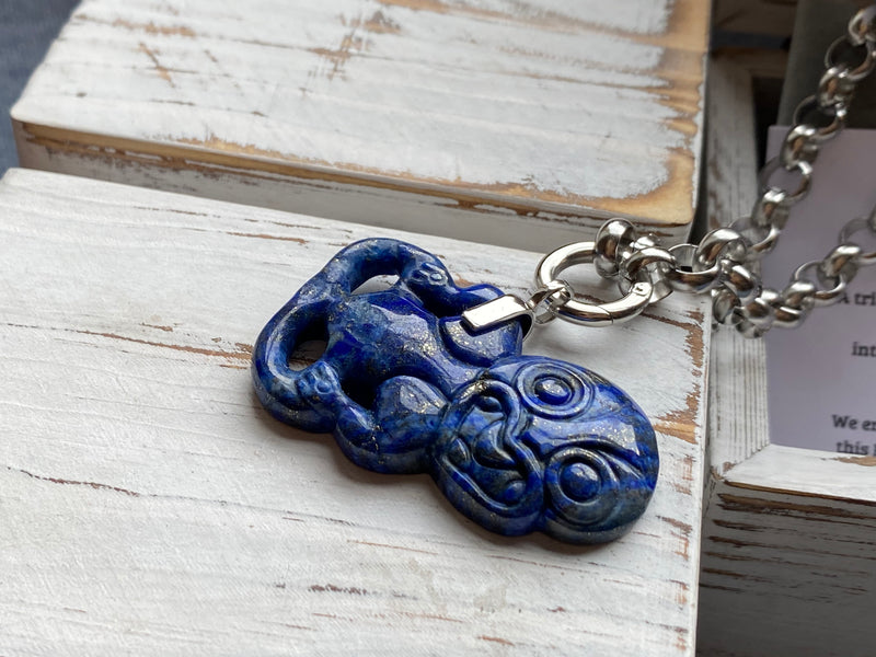 Heitiki pendant - Lapis Lazuli